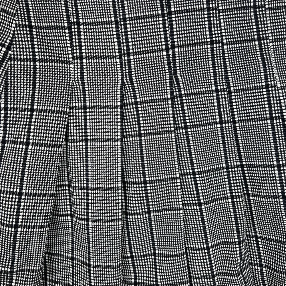 SMALL JOE BENBASSET BLACK WHITE PLAID PLEATED SKIRT MINI STRETCH PREPPY GOTH